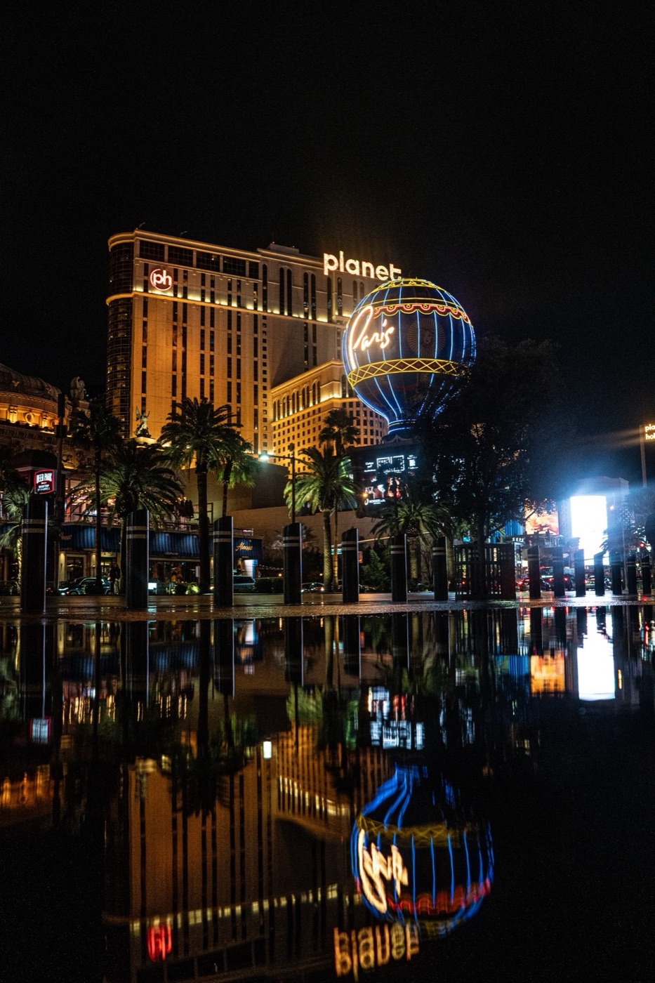 Las Vegas street photography at night